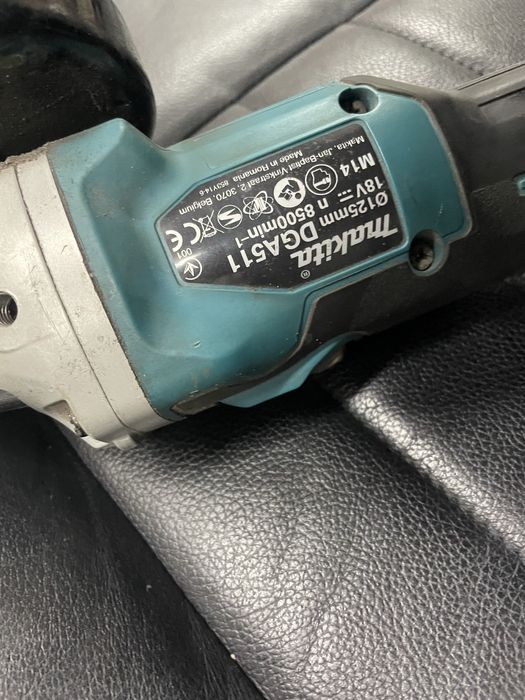 Акумолаторенъглошлайф makita DGA511 18v обороти датчик за батерията