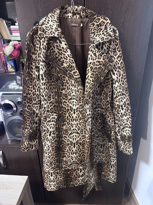 palton superb animal print