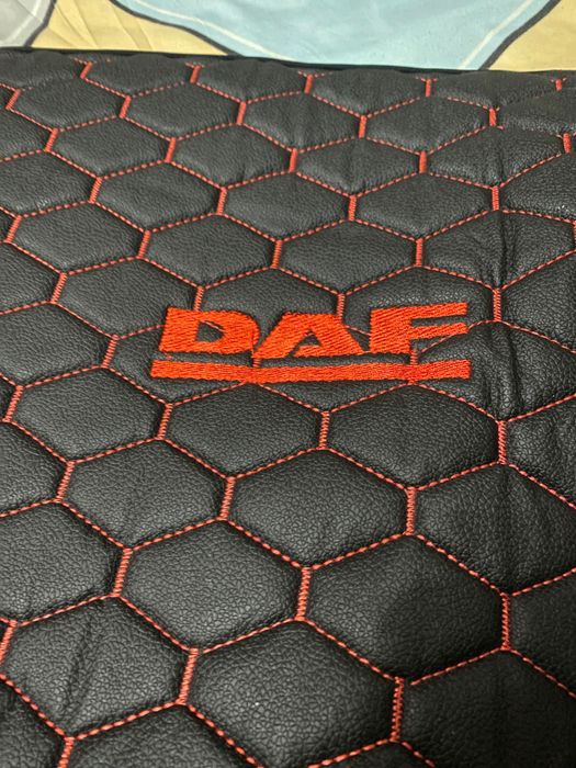 Комплект кожени стелки + пердета + калъфки за седалки за DAF XF 106