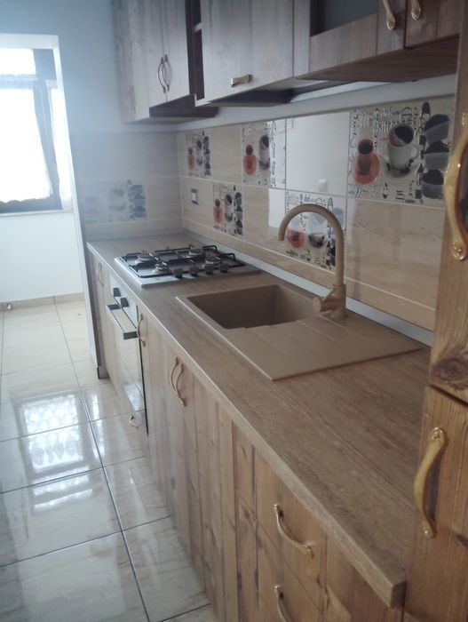 Vand garsoniera complect renovata si mobilata