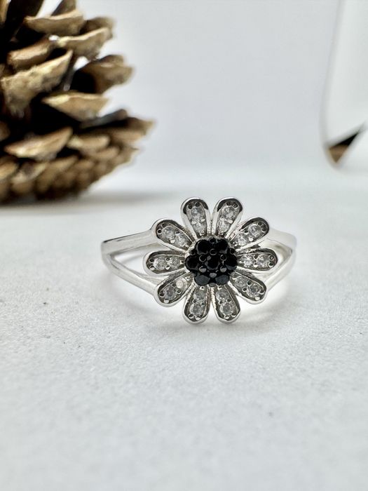 Сребърен пръстен с естествен черен шпинел