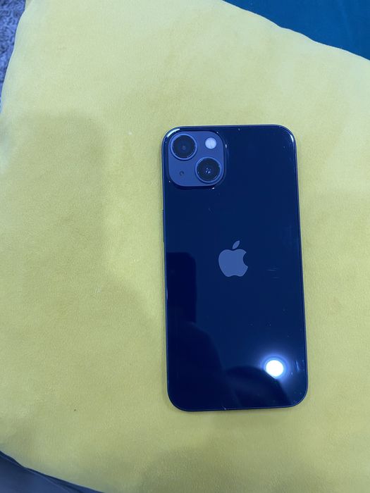 Продам Айфон 13