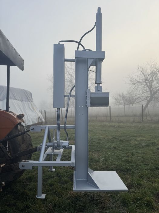 Despicător de lemne hidraulic