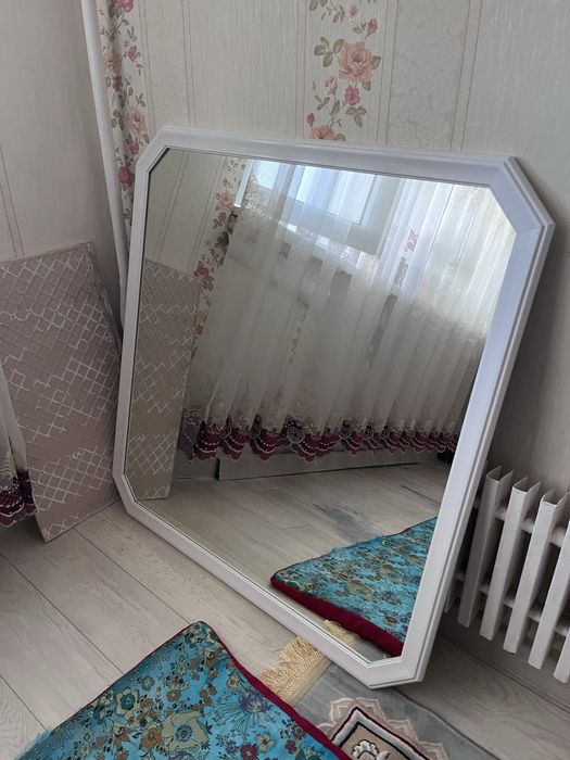 Зеркало белое, б/у, самовывоз.