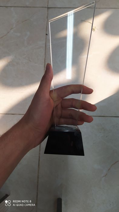 Статуэтки из толстого стекла