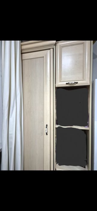 Продам 2  шкафа и полка для книг недорого