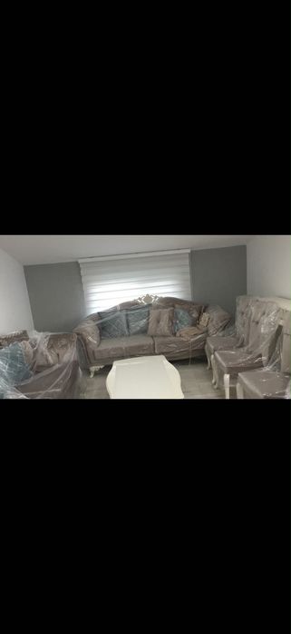 Продавам луксозен комплект мека мебел – диван и фотьойли