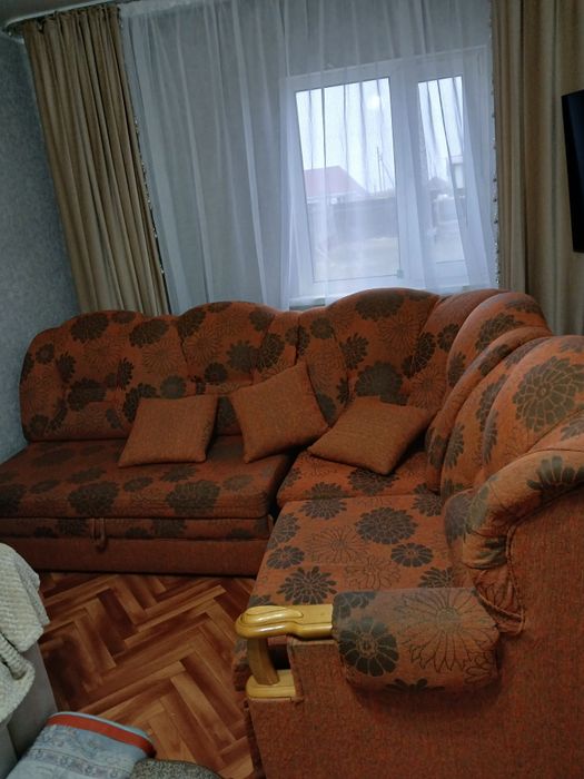 Диван в хорошем состоянии