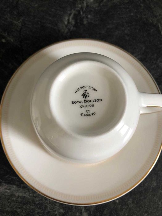 2 чаши за чай или дълго кафе Fine Bone Chine Royal Doulton