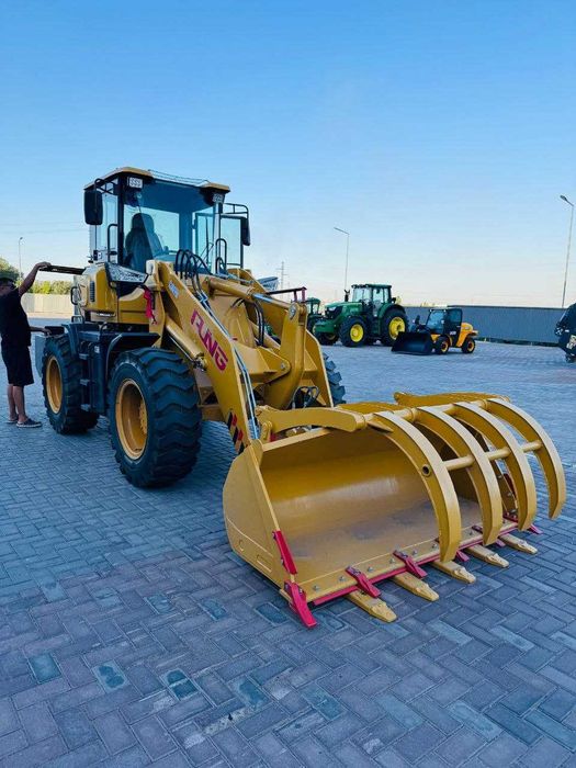 Фронтальный погрузчик от пройзводителя Fujiang 958 1.5 куб