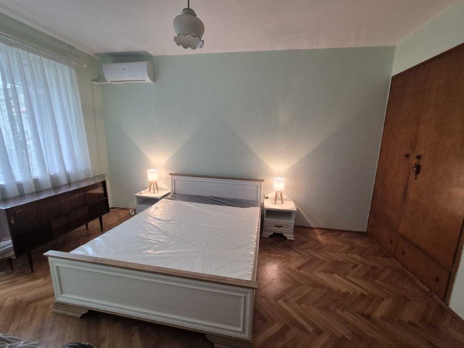 Дава се под наем Тристаен апартамент в София, Лозенец - 80 кв.м за 749.7 € - Снимка #1