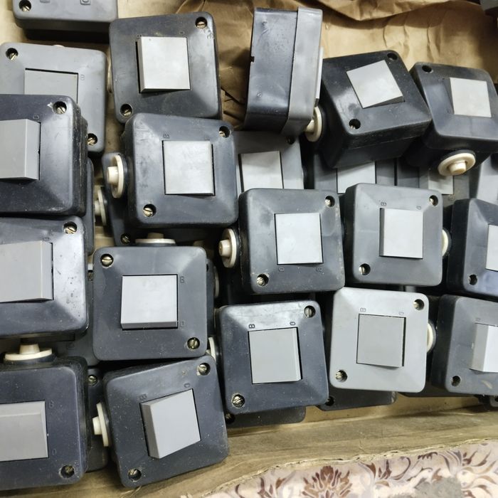 Выключатели, новые СССР.