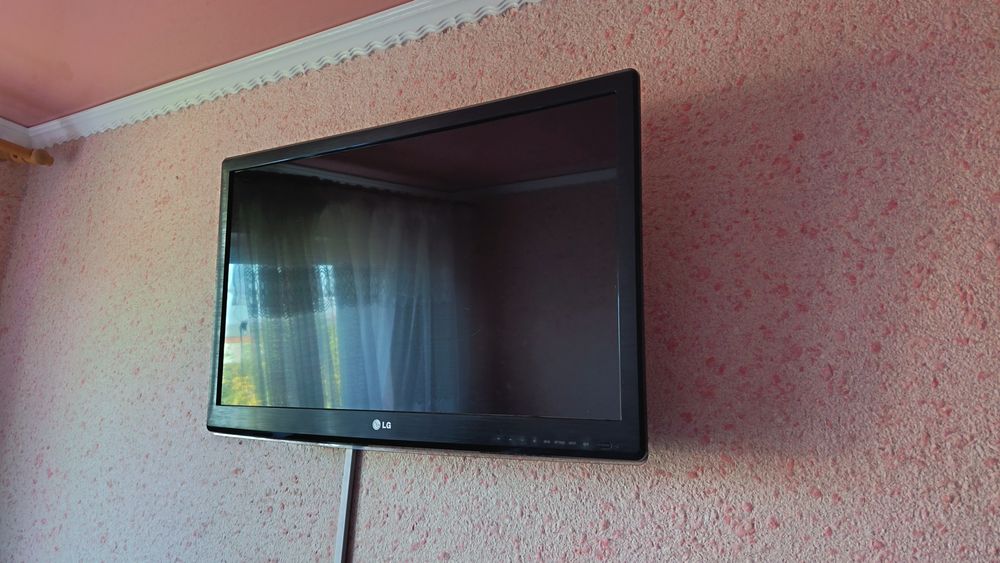 Продам телевизор LG б/у