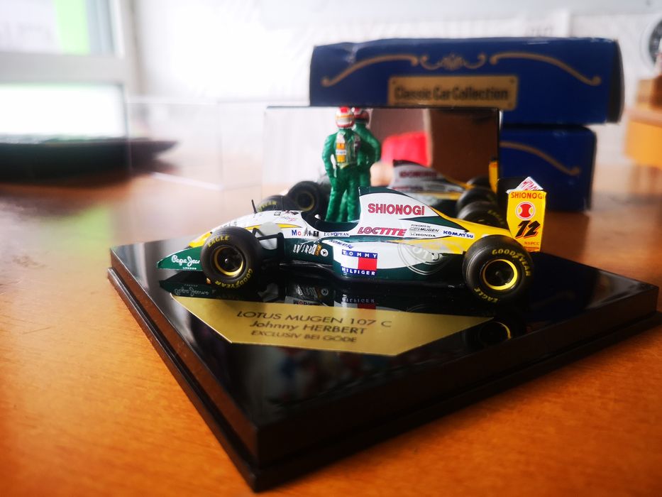 Machetă Lotus Mugen 107 C Johnny HERBERT