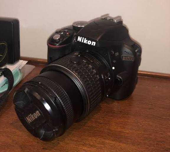 Camera Nikon D330