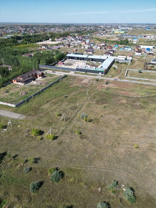 Вдоль асфальта с газом участки