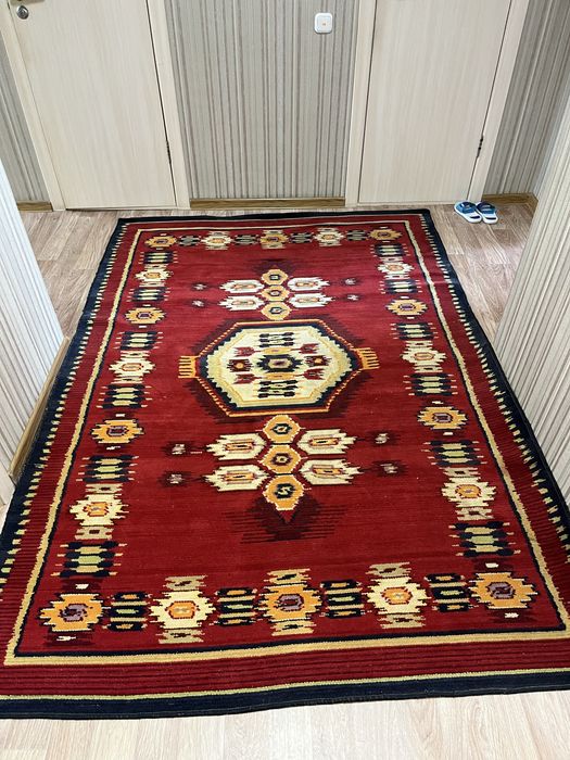 Продам ковер в отличном состоянии