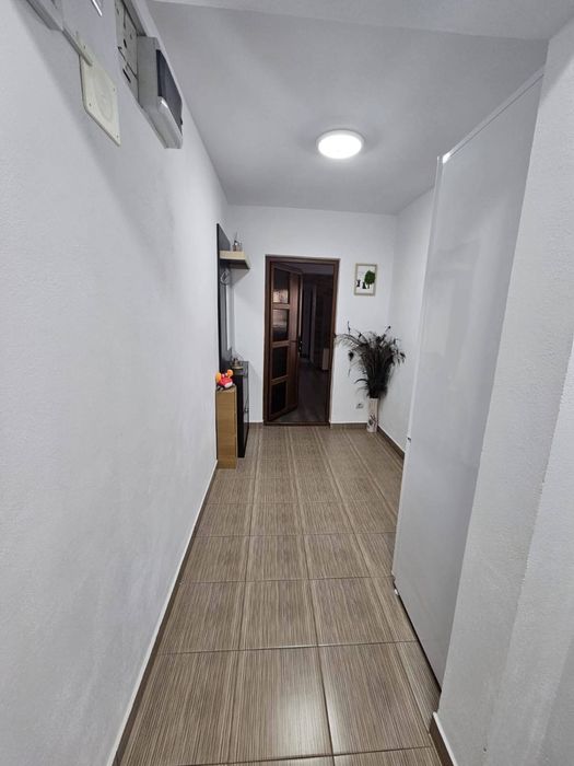 Apartament 3 camere bloc 6bis etaj 2
