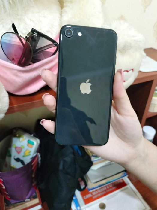 Айфон se 2020г 124гб