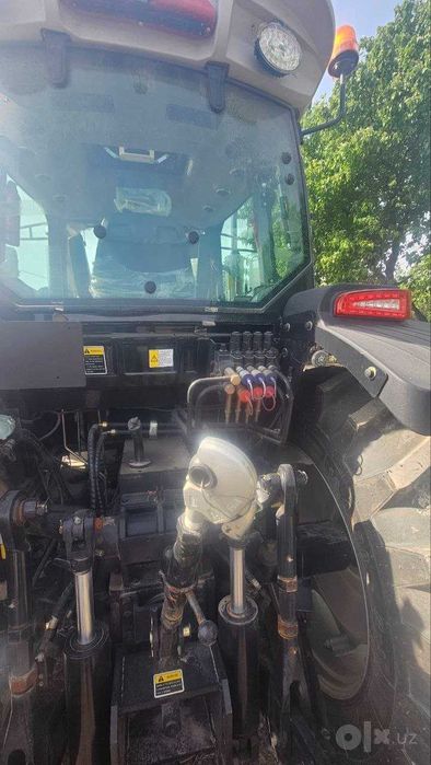 Traktor sotiladi