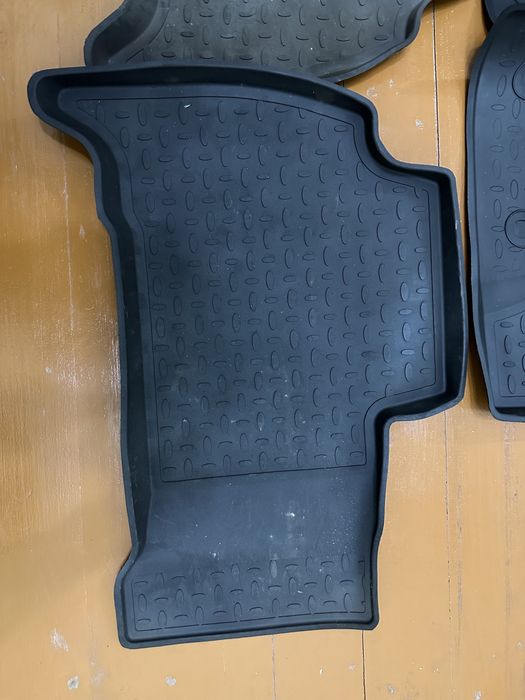 Toyota Land Cruiser 200 Палик комплект