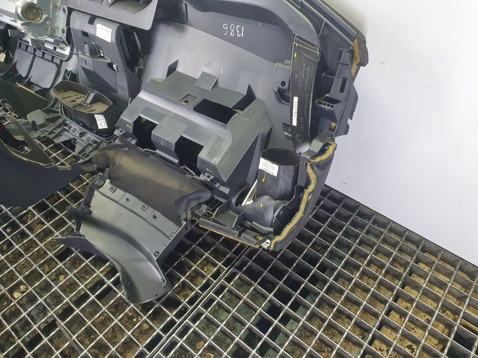 Plansa bord 8200884292 Renault Clio 3 (facelift) (2009 - 2012) 1.2 benzina d4f