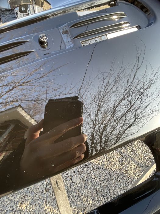 Передний бампер на Toyota Avenziz