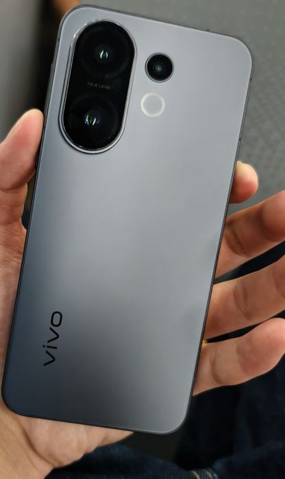 Продам или обменяю vivo x200 fe