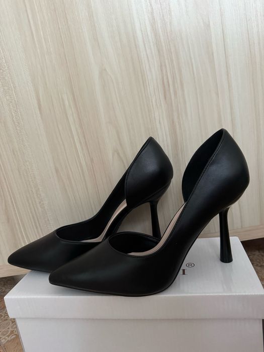 Туфли черные кожзам.