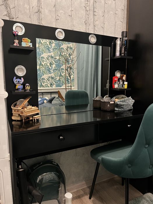 Туалетный столик продам