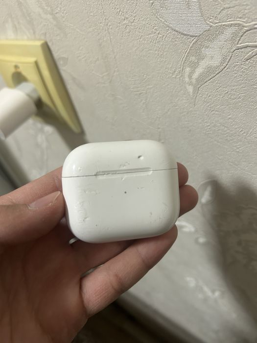 Продам кейс от аирподс