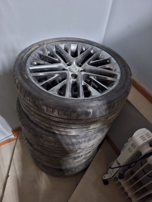 Шины от Toyota Highlander R19