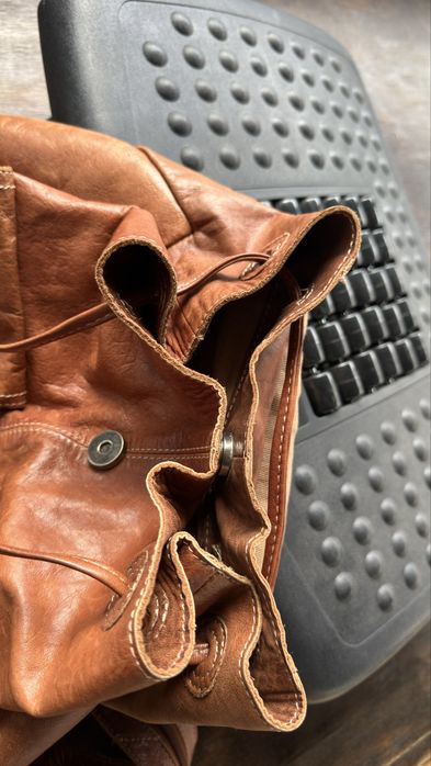 Раница унисекс-  естествена кожа; ежедневна; без забележки;