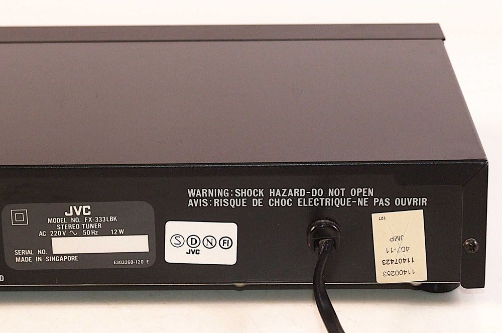 Tuner JVC FX-333L, 3 lungimi de unda, memoreaza 40 posturi, IMPECABIL estetic si functional