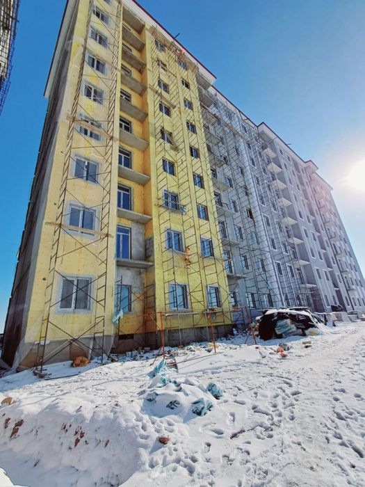 Nurafshon place da 1 xonali uy tez va arzon sotiladi