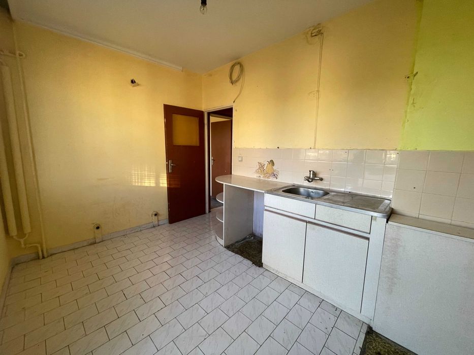 Продава се: тристаен апартамент - кв. Трендафил 2