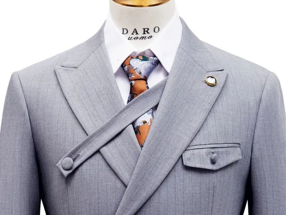 Новый костюм.Размер 50.