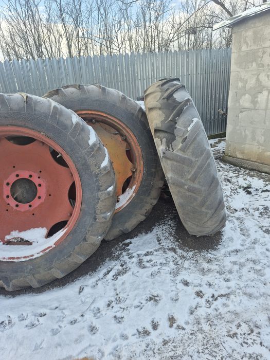 Vând roți spate tractor u 650