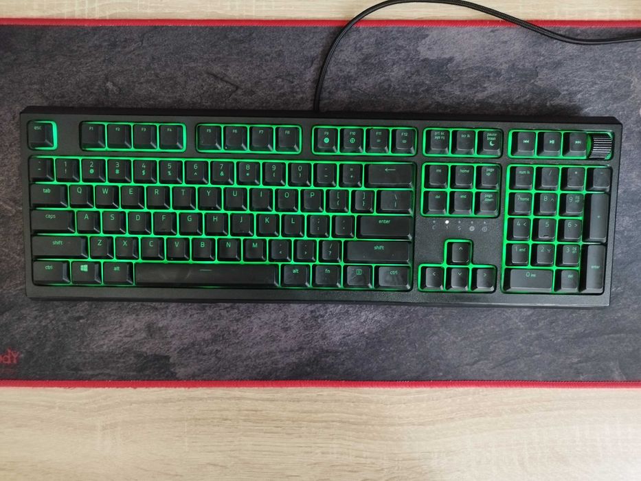 Геймърска клавиатура Razor Ornata V2