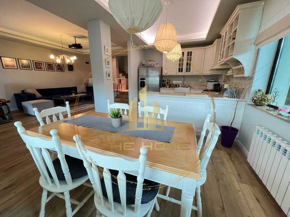 Дава се под наем Къща в Варна, Изгрев - 220 кв.м за 1700 € - Снимка #1