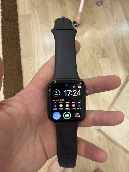 Продам apple watch 5