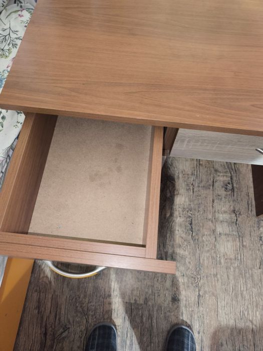 Ученическо бюро с размери 122/60/72.5 см.