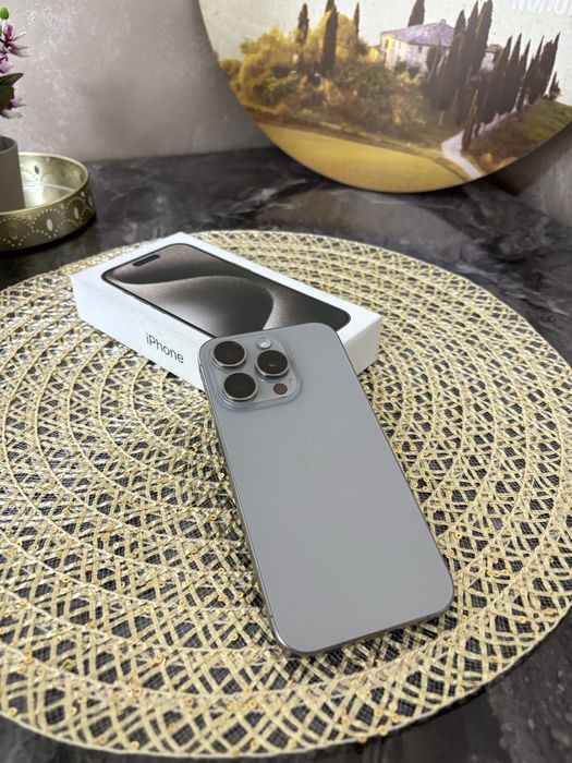 Vând iphone 15 pro 128 gb ca nou