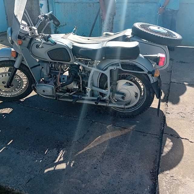 Motocicleta cu atas