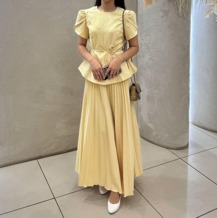 Продается дайсон и платья