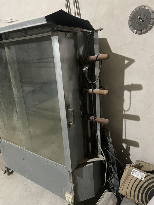 Гриль аппарат жасап тур