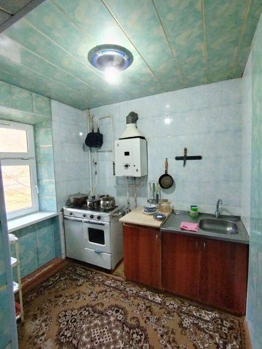 Чирчик ш. Троицк кирпичный 1х/2/4 полуторка 42 м² (Шароити бн)