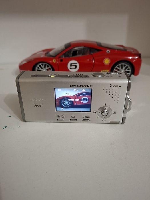 Цифровая камера SONY