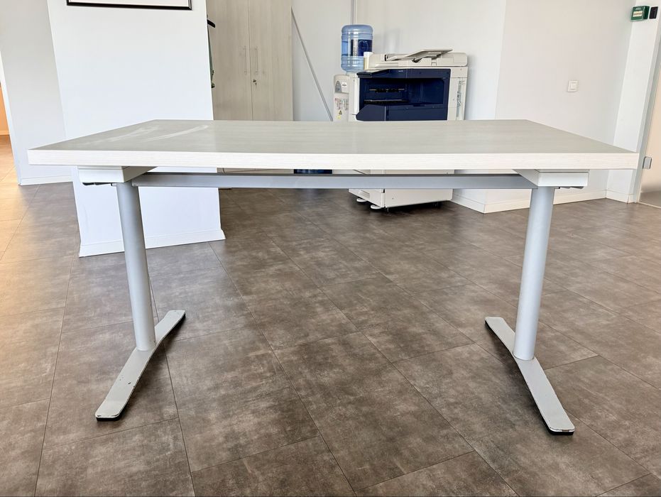 Mobilier aproape nou la pret excelent!