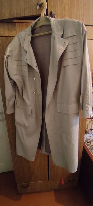 Плащ женский, размер 52